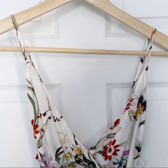 LULU’S Sprout and About White Floral Print Wrap Romper Sz Small - Picture 8 of 11